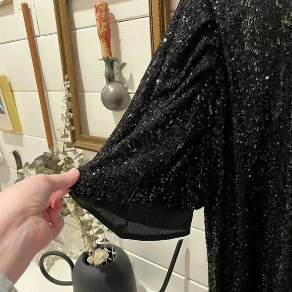 📍 LILI SIDONIO MOLLY BRACKEN Black Sequin Mini Dress size M/L - Picture 4 of 9